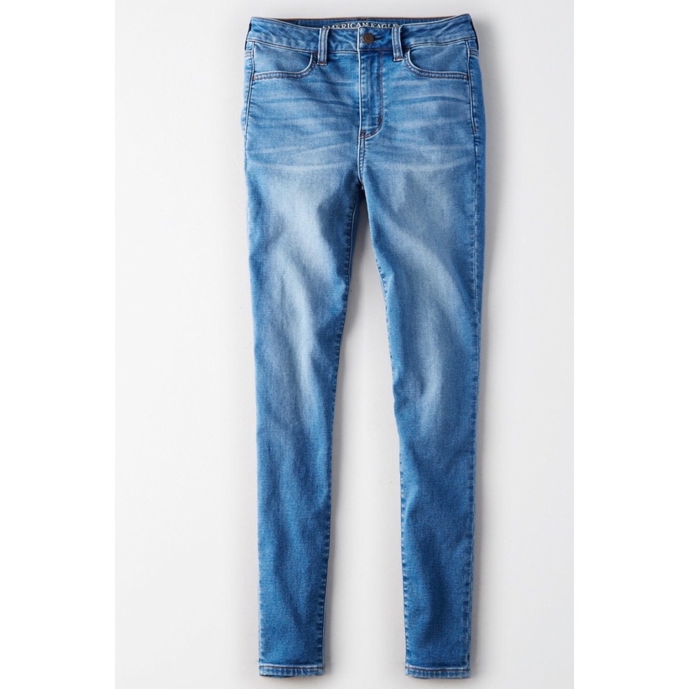 American Eagle Light Wash High Waisted Jeans NWOT